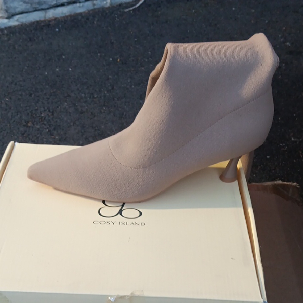 Women's Tan Ankle Boots